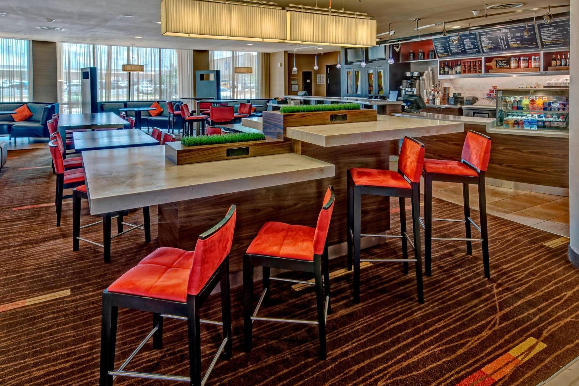 Courtyard By Marriott Midland Hotel Екстериор снимка
