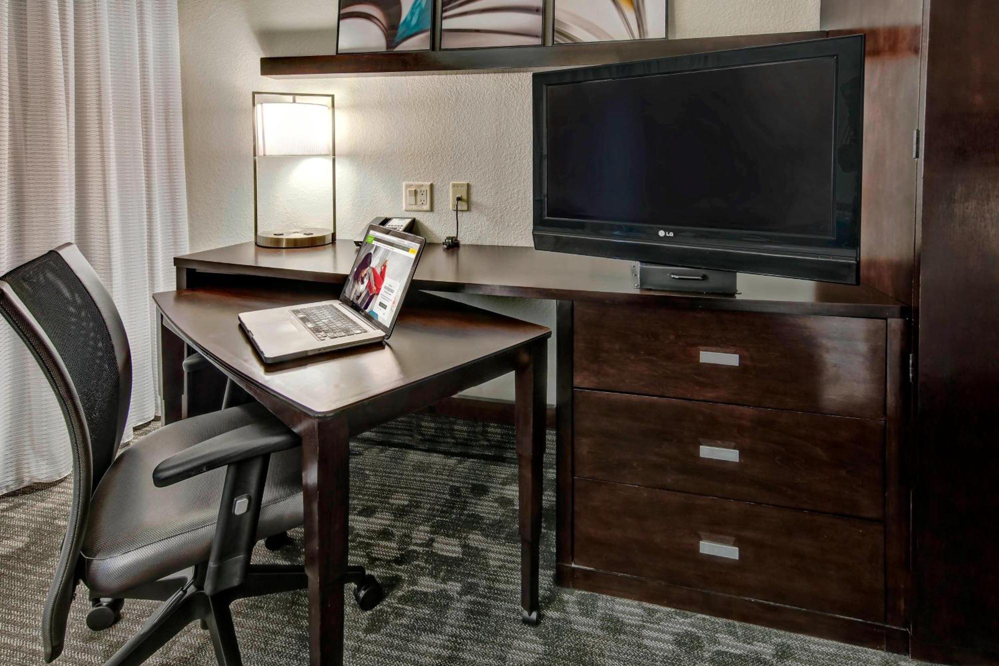 Courtyard By Marriott Midland Hotel Екстериор снимка