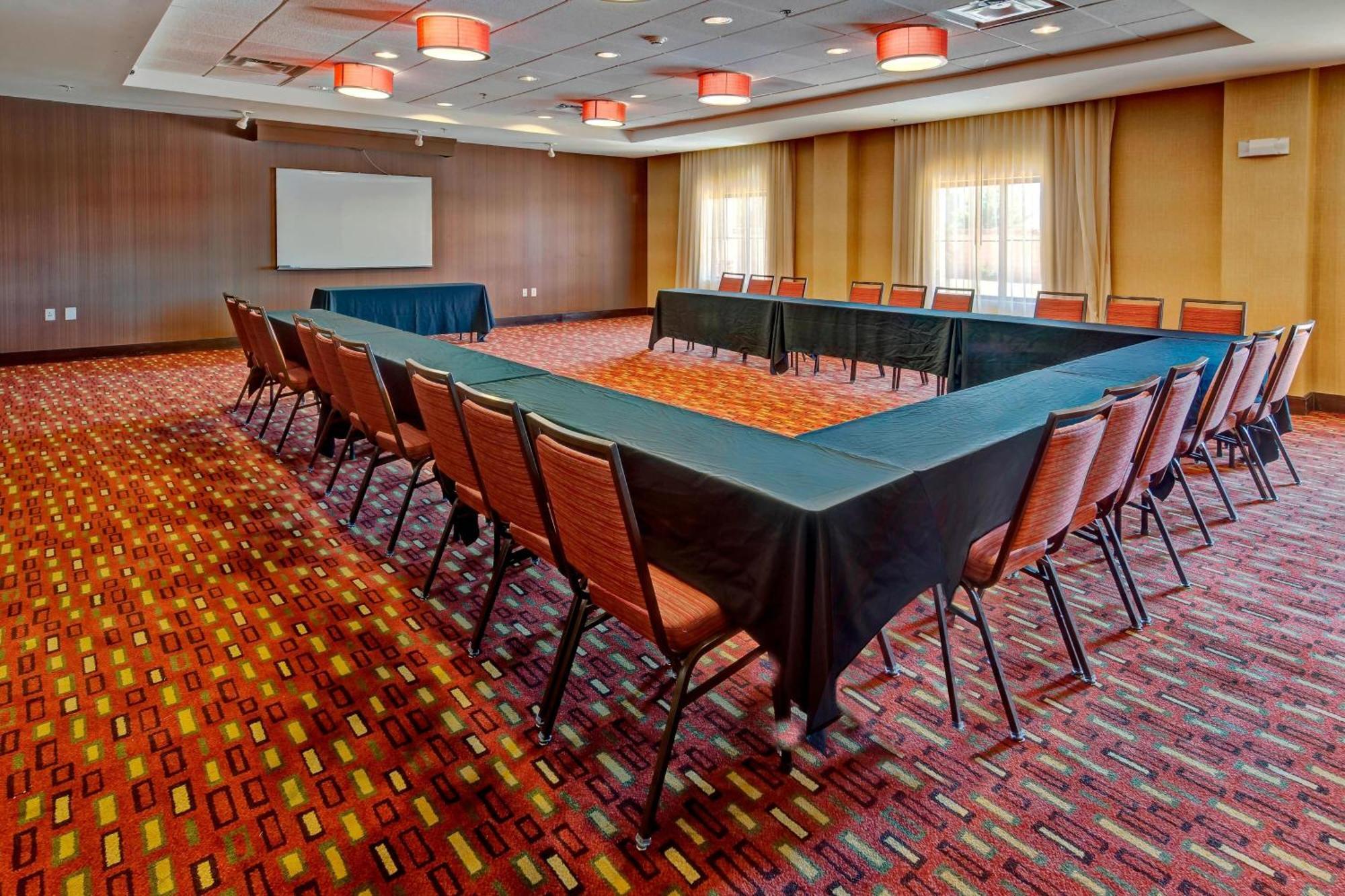 Courtyard By Marriott Midland Hotel Екстериор снимка